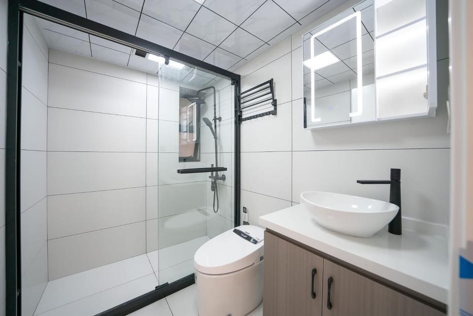 Shower, Toilet, Bathroom
