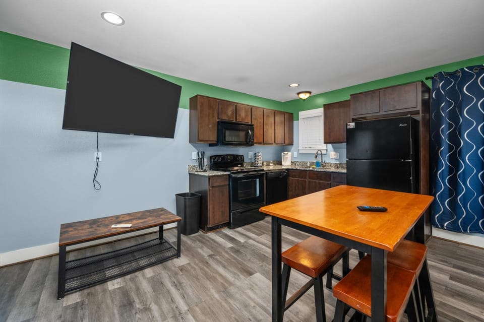 Relaxing 1BR King Bed Apt with Free Park Apartment in Houston