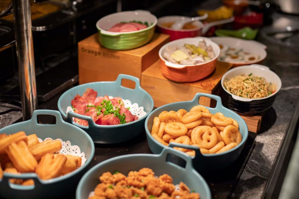 Restaurant/places to eat, Buffet breakfast