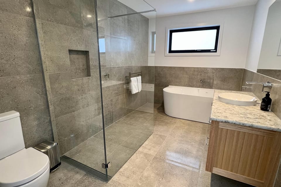 Shower, Toilet, Bathroom, Bath