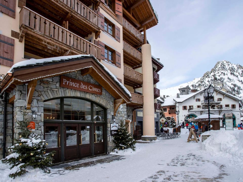 Arc 1950 : 10 pers, 4 ch, ski-in/ski-out - FR-1-686-44 Apartment in Bourg-Saint-Maurice