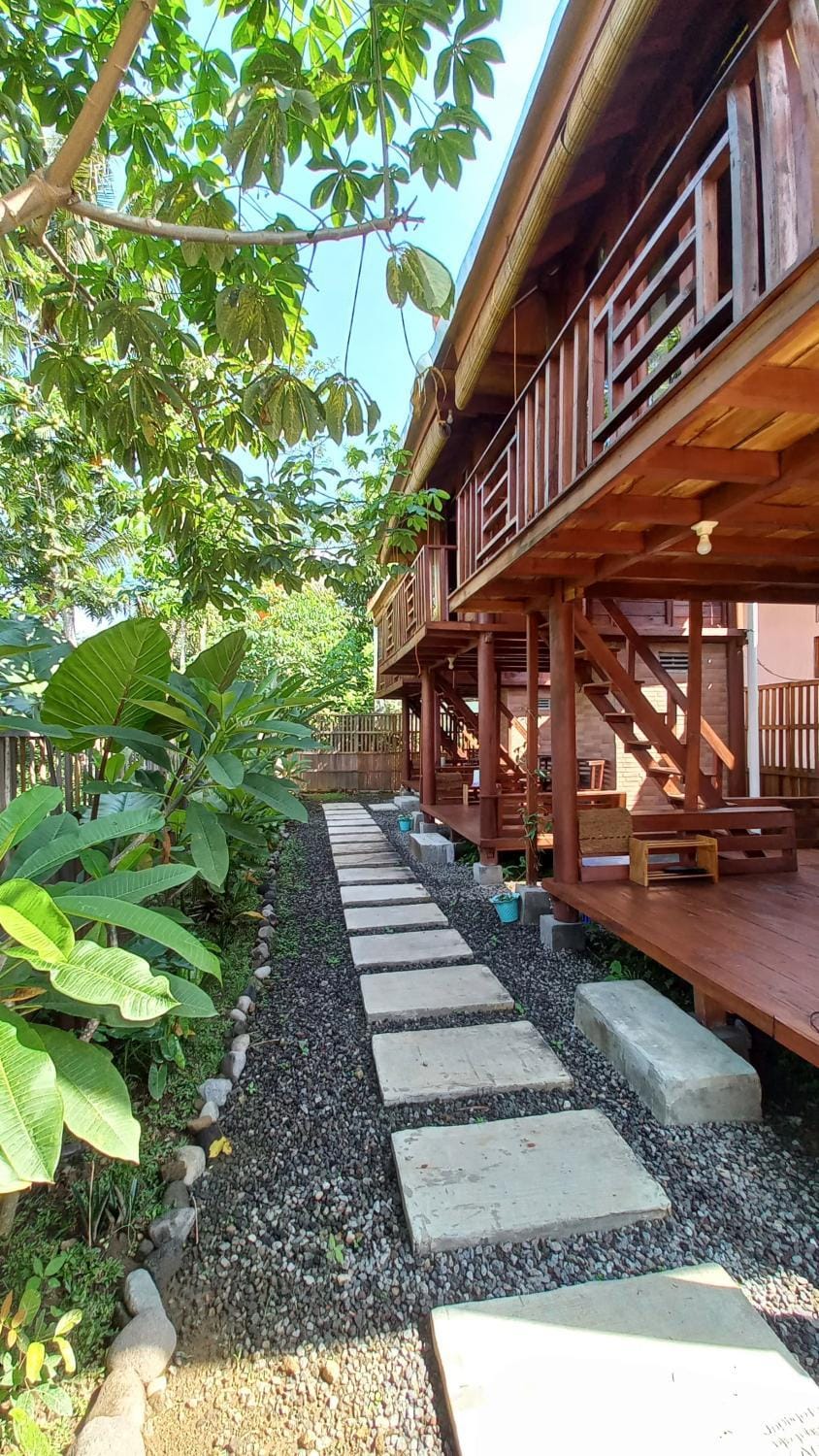 Property building, Spring, Day, Garden, Garden, View (from property/room), Balcony/Terrace, Garden view