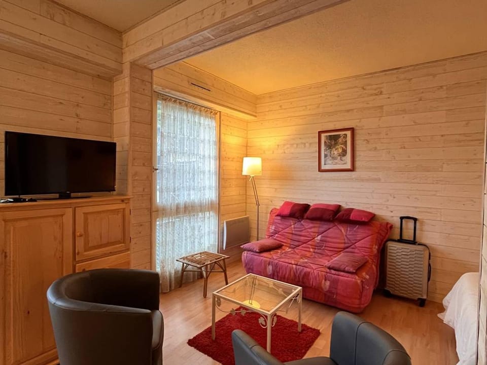 Grand Studio Central pour 4-6 pers, Cauterets - FR-1-234-332 Apartment in Cauterets