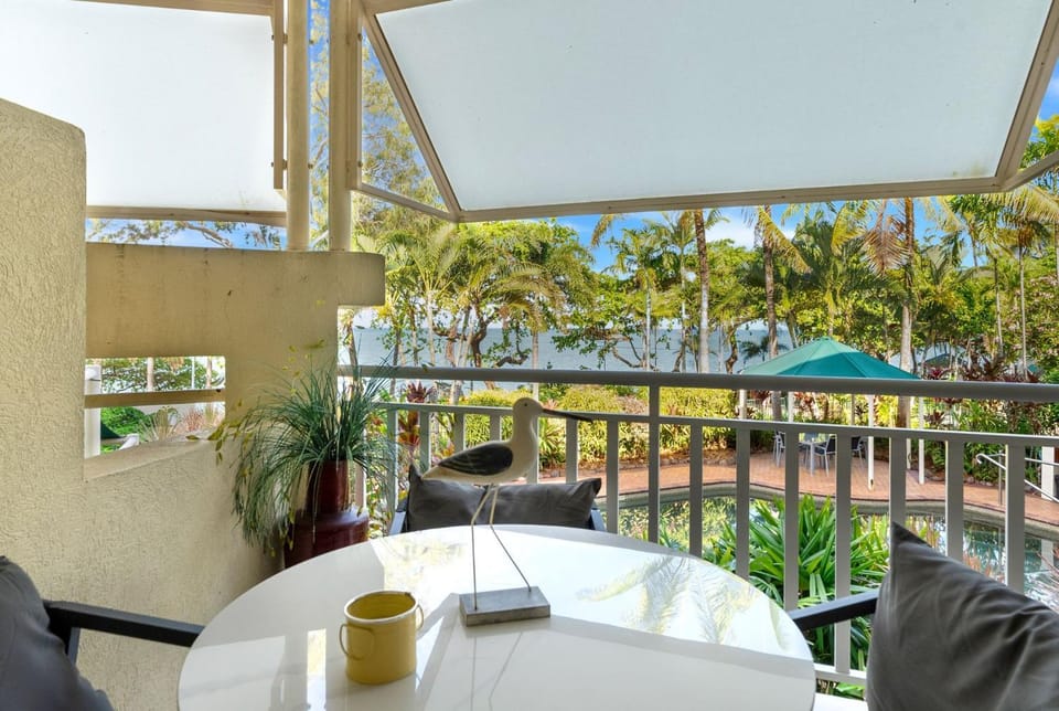 View (from property/room), Balcony/Terrace, Seating area