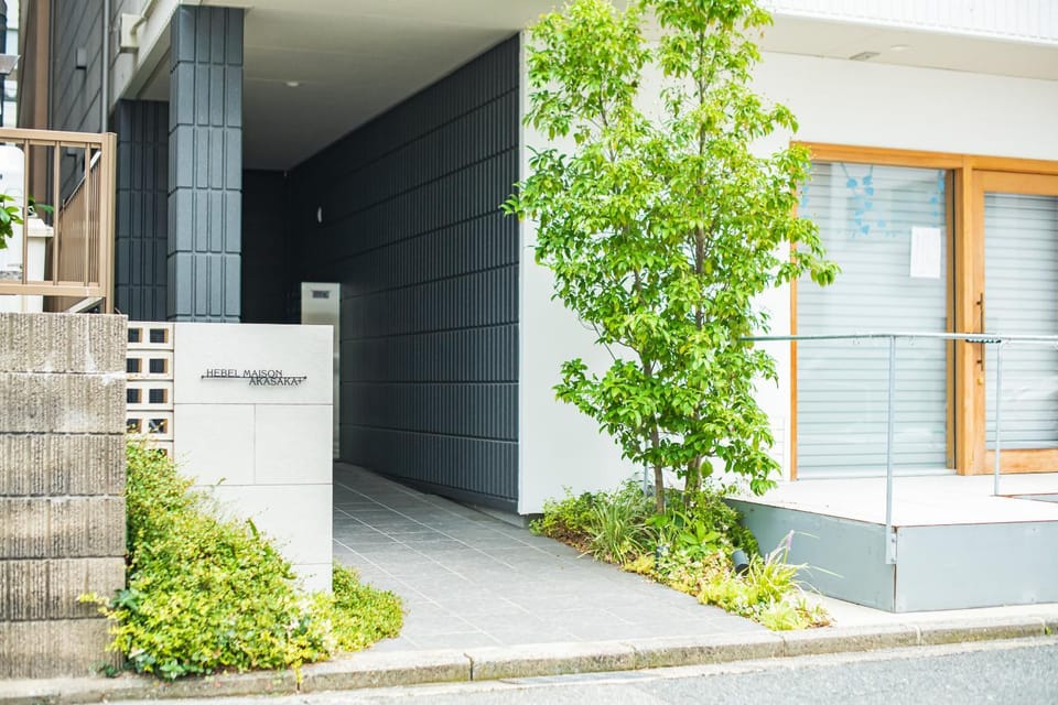 Property building, Day