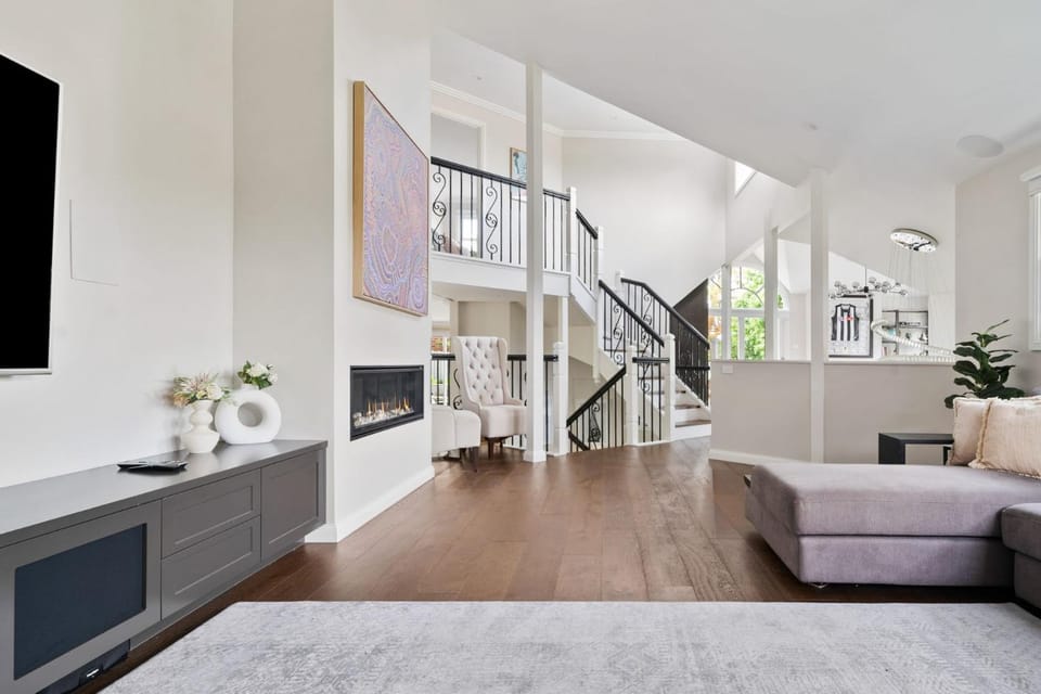 Oatley Escape with Pool Relax in Style & Elegance House in Sydney