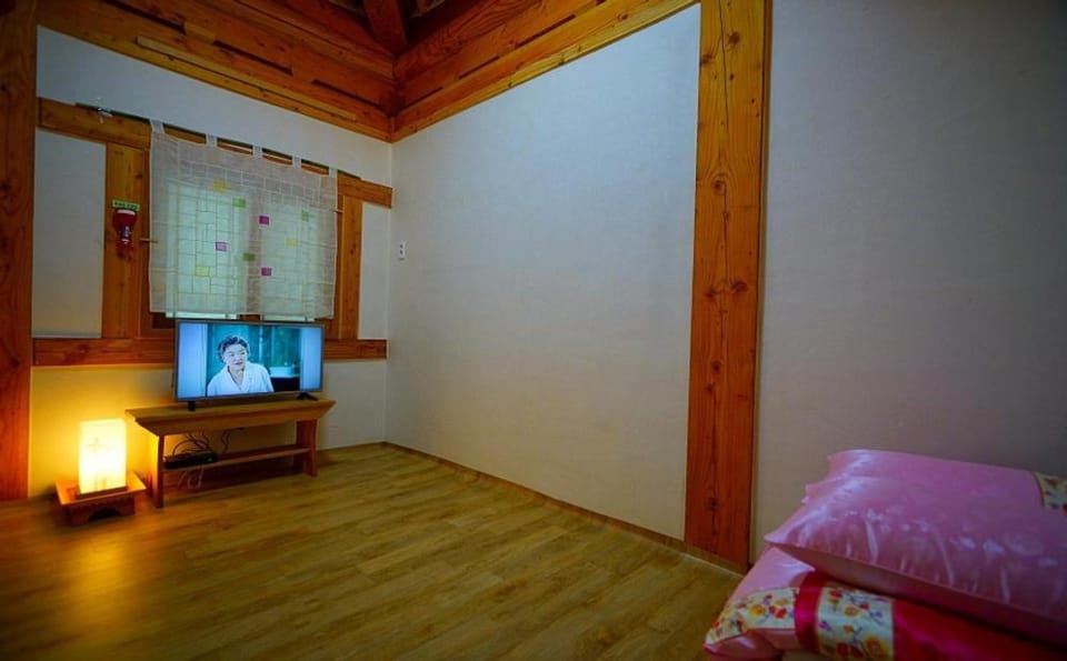 Gongju honghwigwan guesthouse Bed and Breakfast in South Korea
