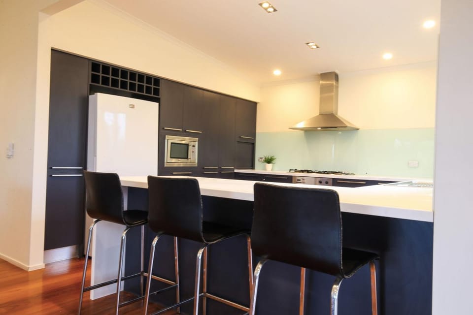 4 Coolberry Court - Rainbow Beach. Swimming pool House in Rainbow Beach