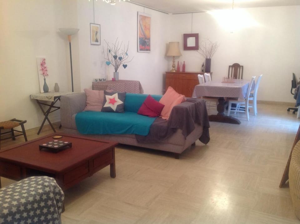 Living room, Dining area