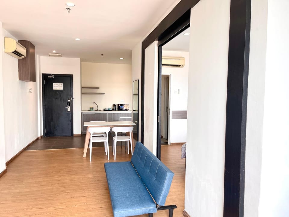 Facade/entrance, Living room, Seating area, Dining area
