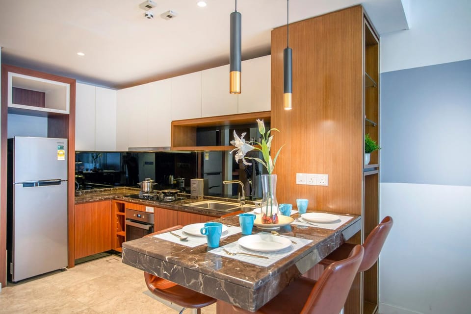 Kitchen or kitchenette, Dining area, stove