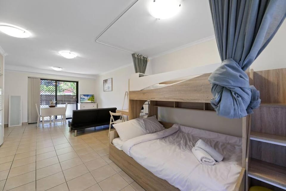 Cozy & Convenient Studio Apartment Close to USYD Apartment in Sydney
