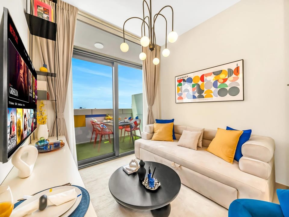 Communal lounge/ TV room, View (from property/room), Balcony/Terrace, Living room, Seating area, Evening entertainment