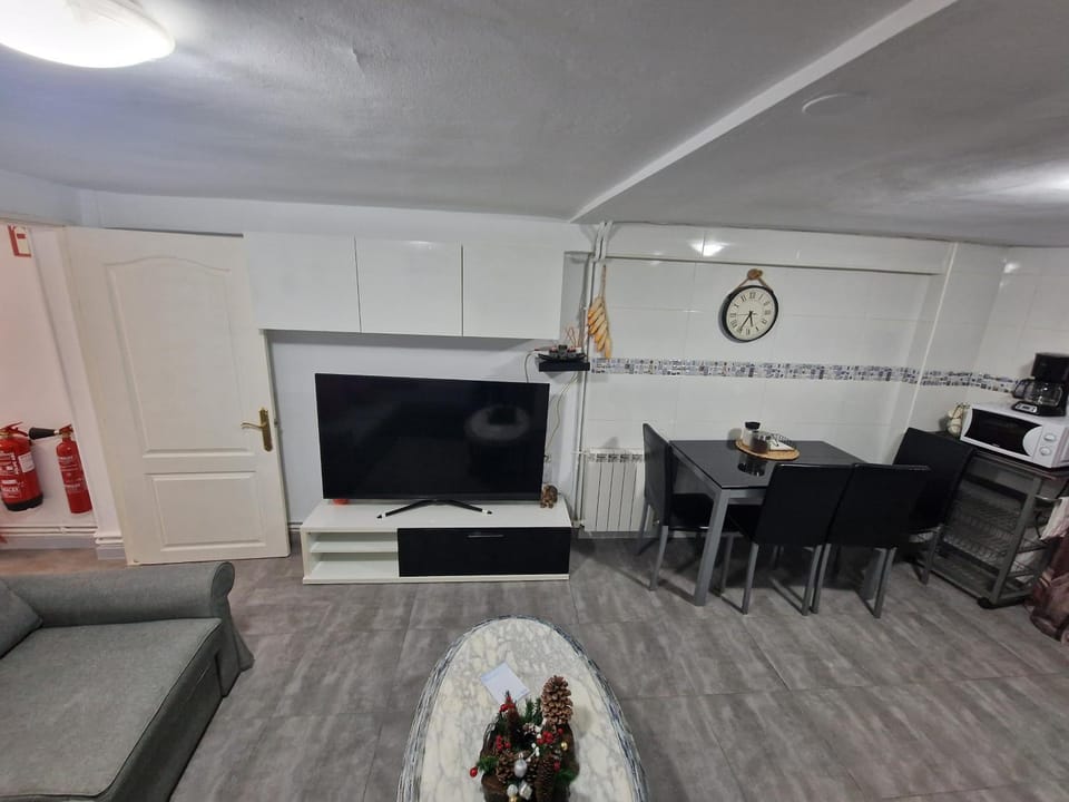 TV and multimedia, Living room, Dining area