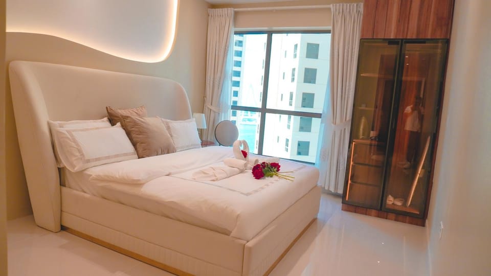 USMANS 3 Bedroom Apartment all Rooms Sea View Direct Beach Access Daily HOUSEKEEPING JBR Apartment in Dubai