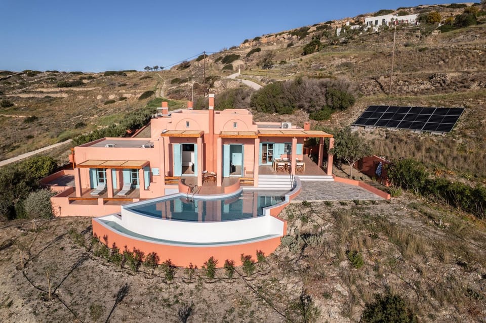 Property building, Natural landscape, Mountain view, Pool view, Swimming pool