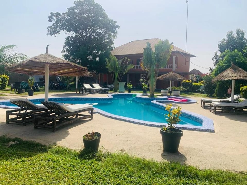 Swimming pool