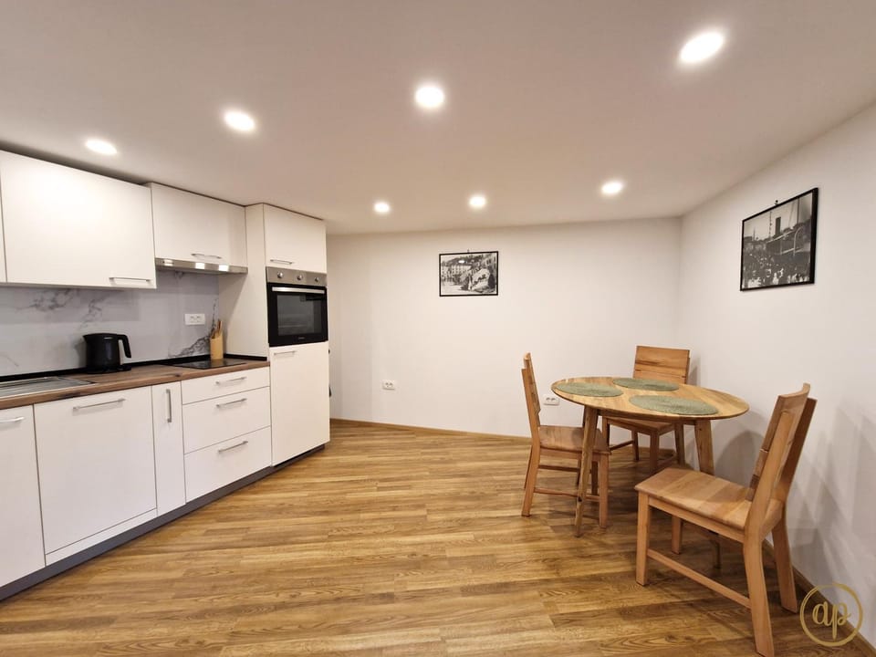 Kitchen or kitchenette, Dining area, oven, stove, toaster