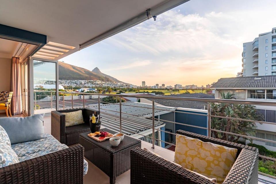 Emerald Horizon Mouille Point - Views & Location Apartment in Cape Town