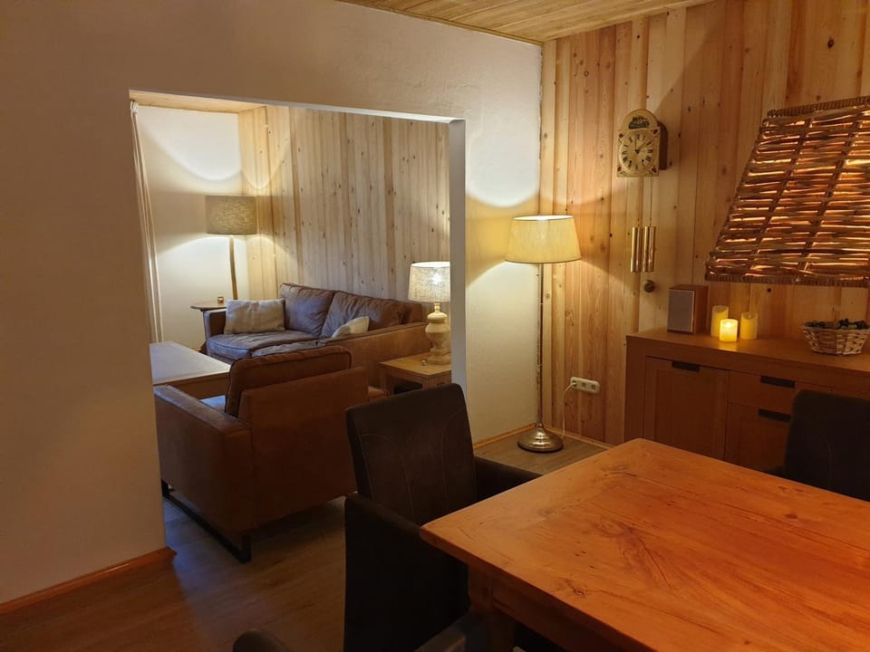 Living room, Photo of the whole room, Seating area