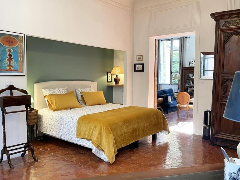 Bed, Bedroom