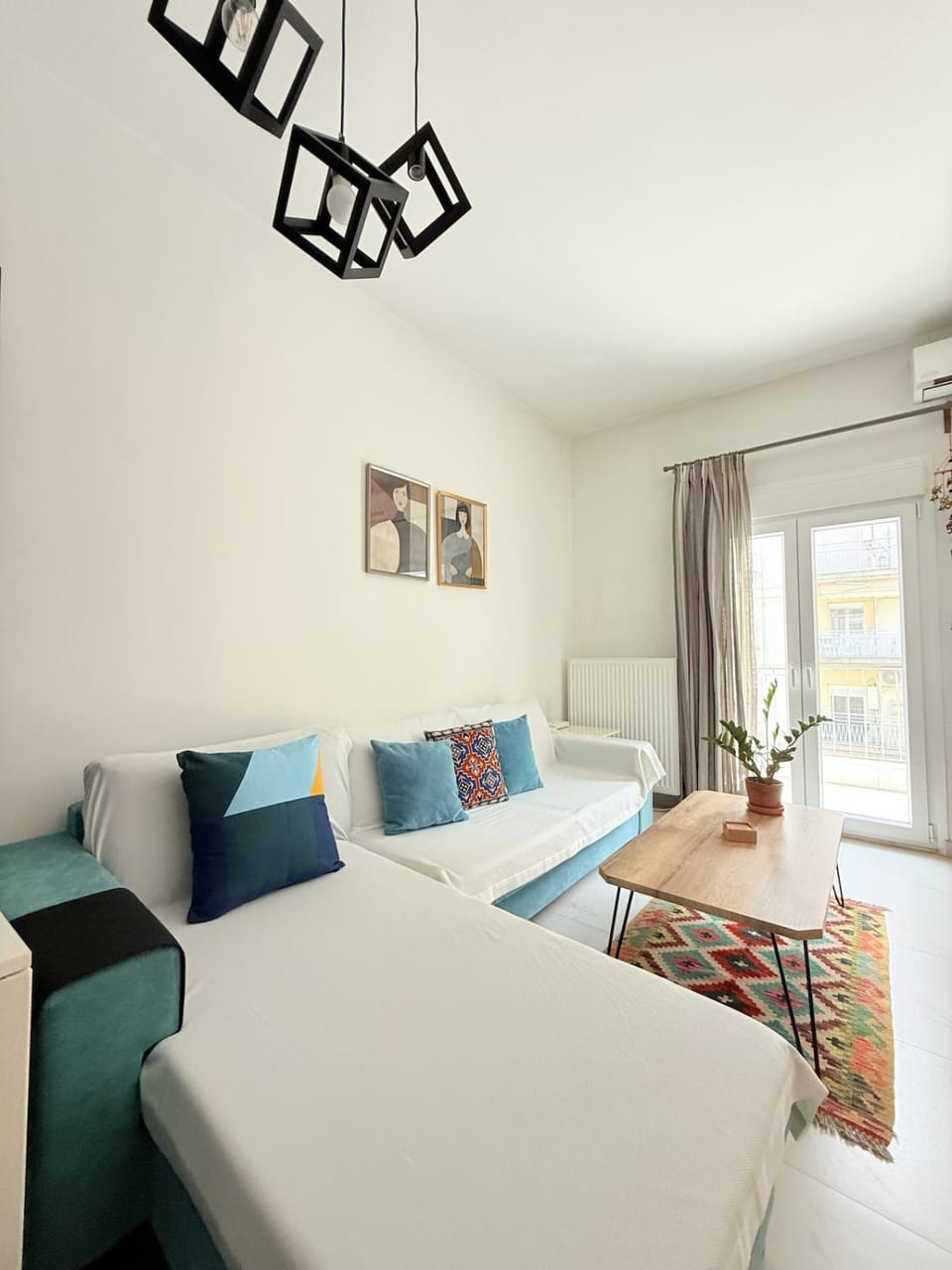 Grey Home Apartment in Thessaloniki
