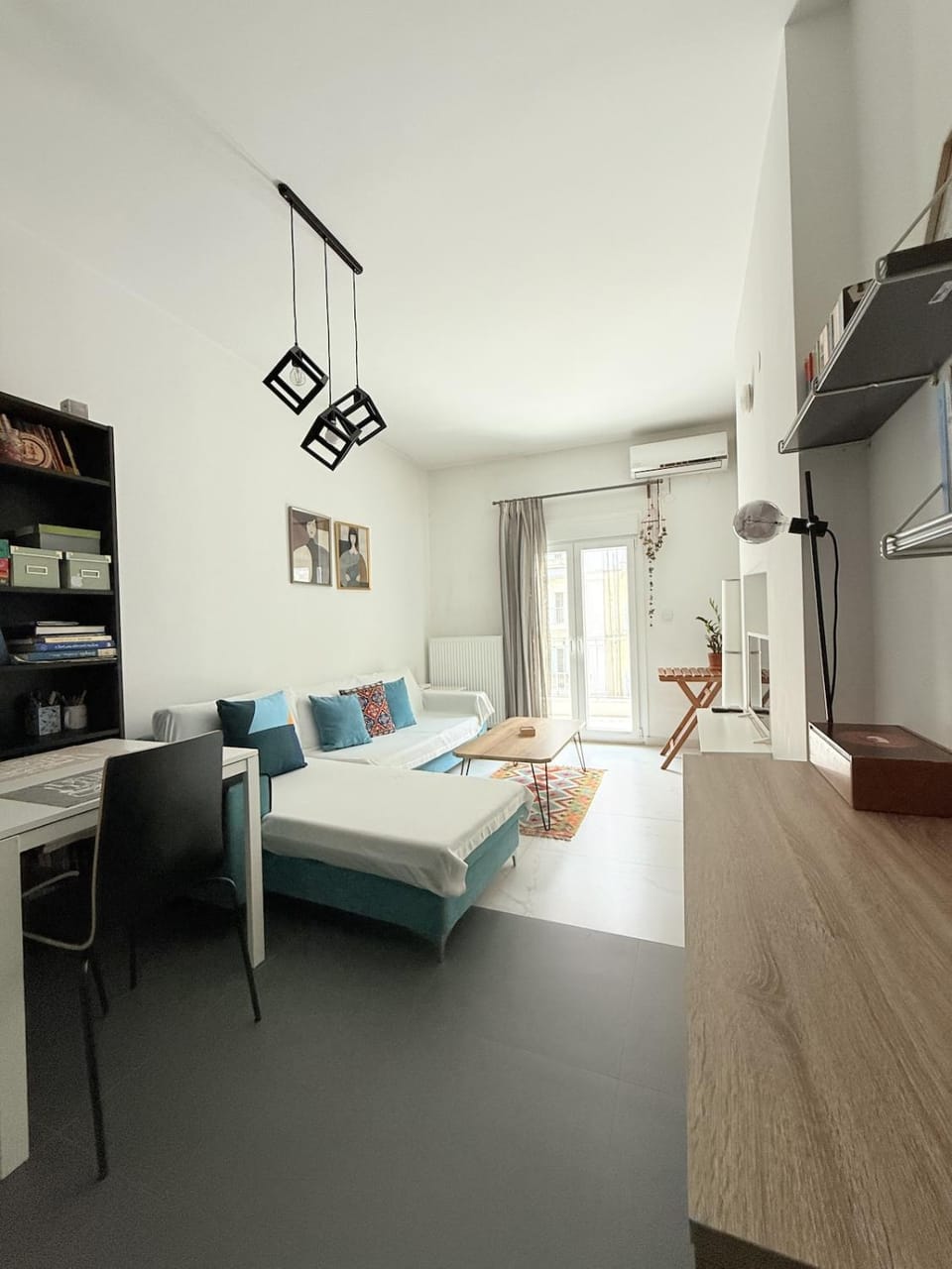 Grey Home Apartment in Thessaloniki