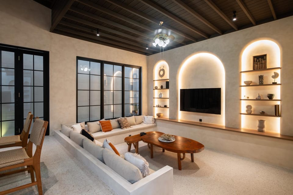 Communal lounge/ TV room, TV and multimedia, Living room, Seating area, Evening entertainment