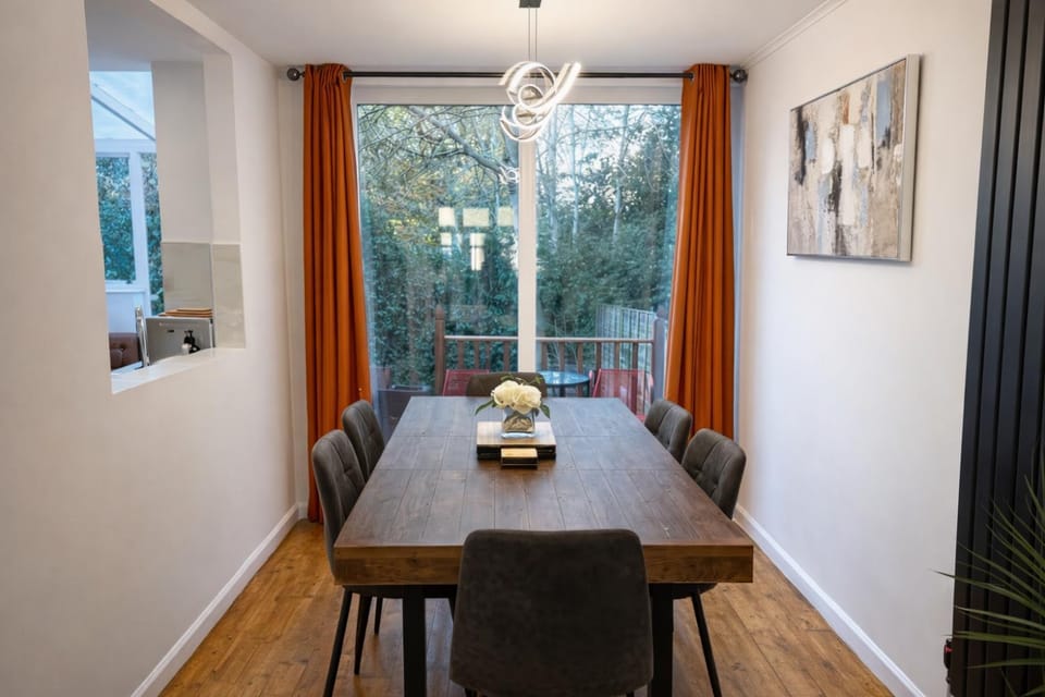 HollyTree - Family and Business Stay with parking House in Cambridge