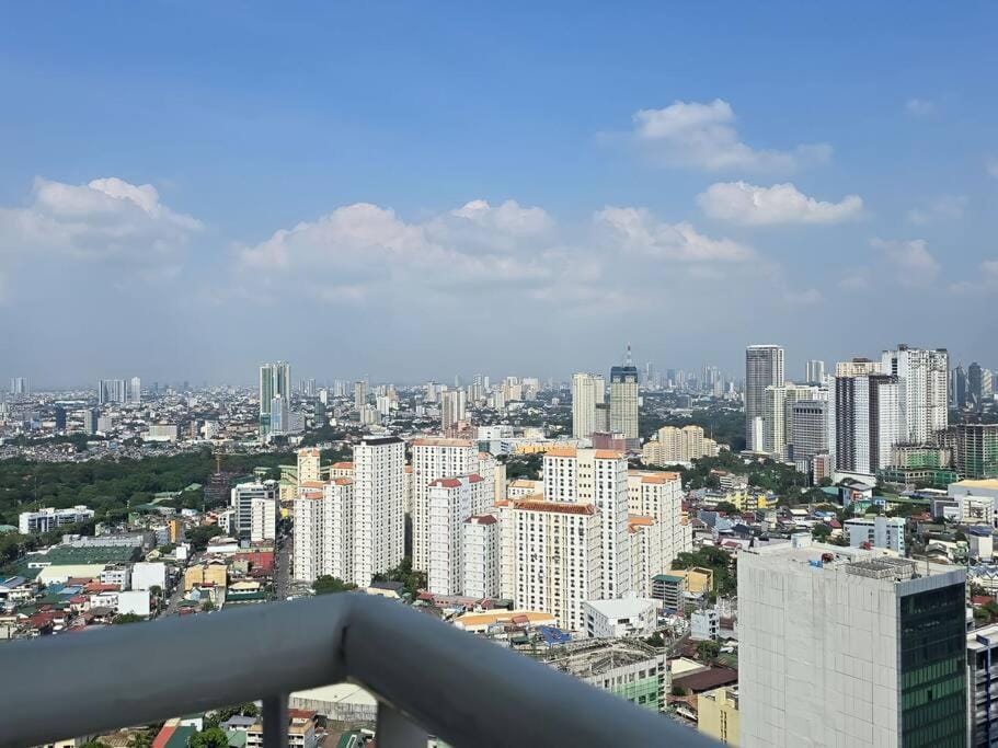 Citispace 1BR Condotel Suite at SM Light Residences #LT11A Apartment in Mandaluyong