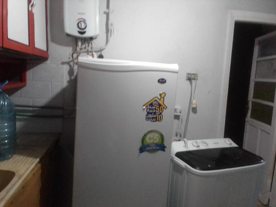 35 كامب شيزار ادفو استديوغرفةبحمام خاص ومطبخ صغير Hostel in Alexandria