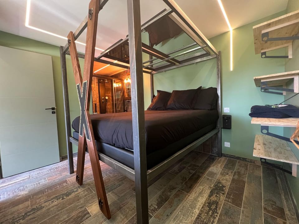 Bed, Bedroom