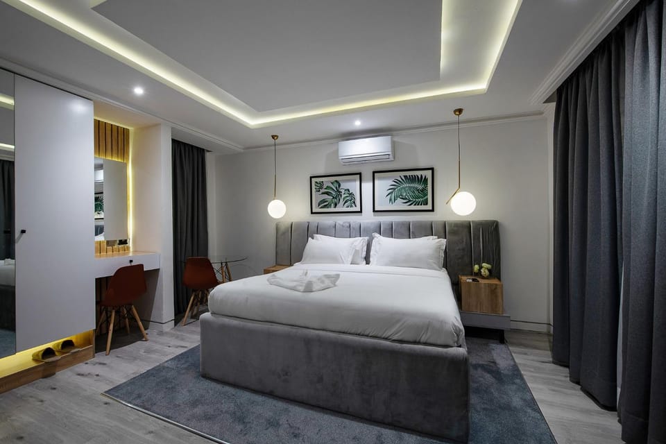 Bed, TV and multimedia, Photo of the whole room, Bedroom, wardrobe
