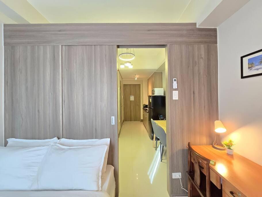 1BR Condotel with Balcony at FAME Residences #FM63 Apartment in Manila City