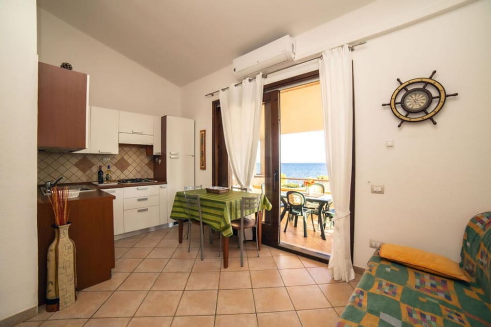Spring, Winter, Summer, Kitchen or kitchenette, Autumn