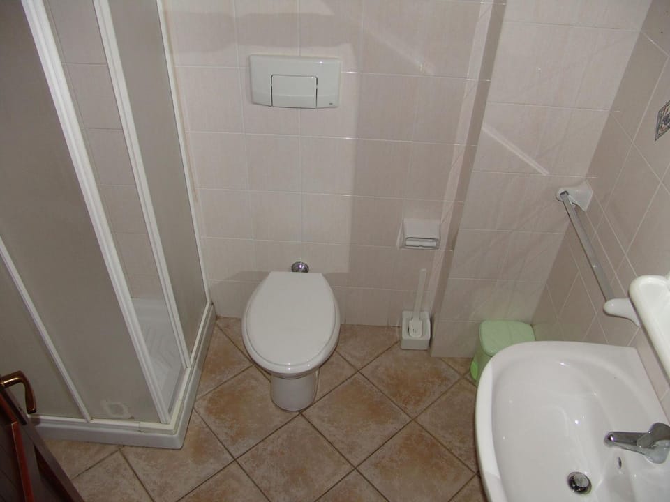 Spring, Winter, Summer, Bathroom, Autumn