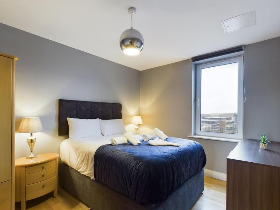 Stunning 2BR Apt in City Centre Apartment in Belfast