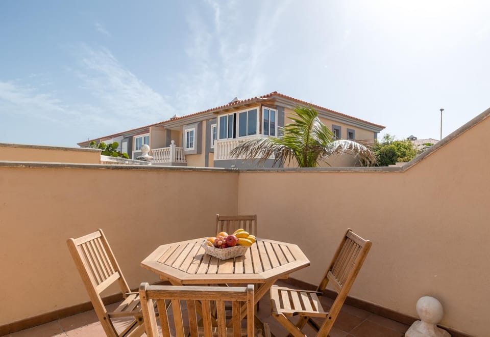 Day, View (from property/room), Balcony/Terrace, Balcony/Terrace, Dining area