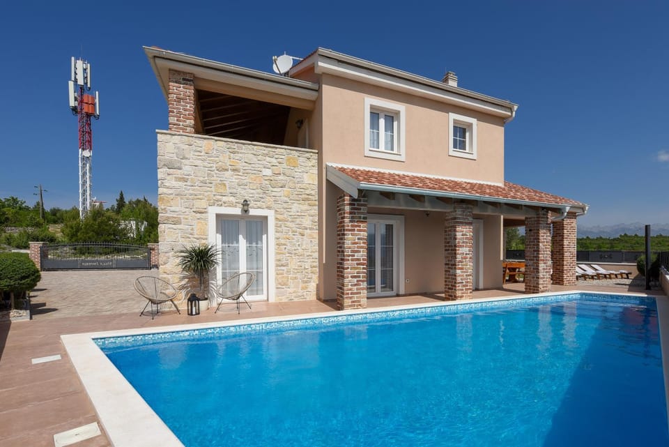 Villa With Heated Pool and Sea View near Zadar Villa in Zadar County