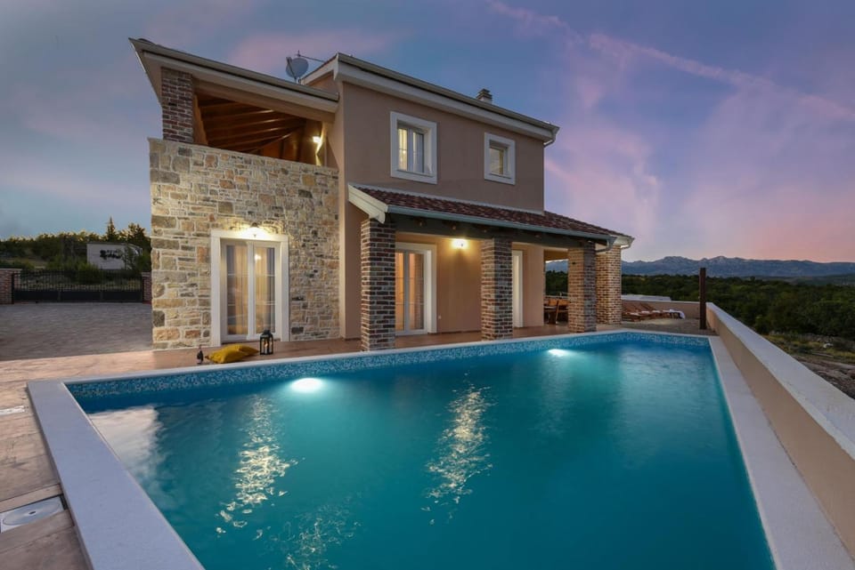 Villa With Heated Pool and Sea View near Zadar Villa in Zadar County