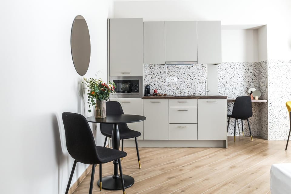 Kitchen or kitchenette, stove