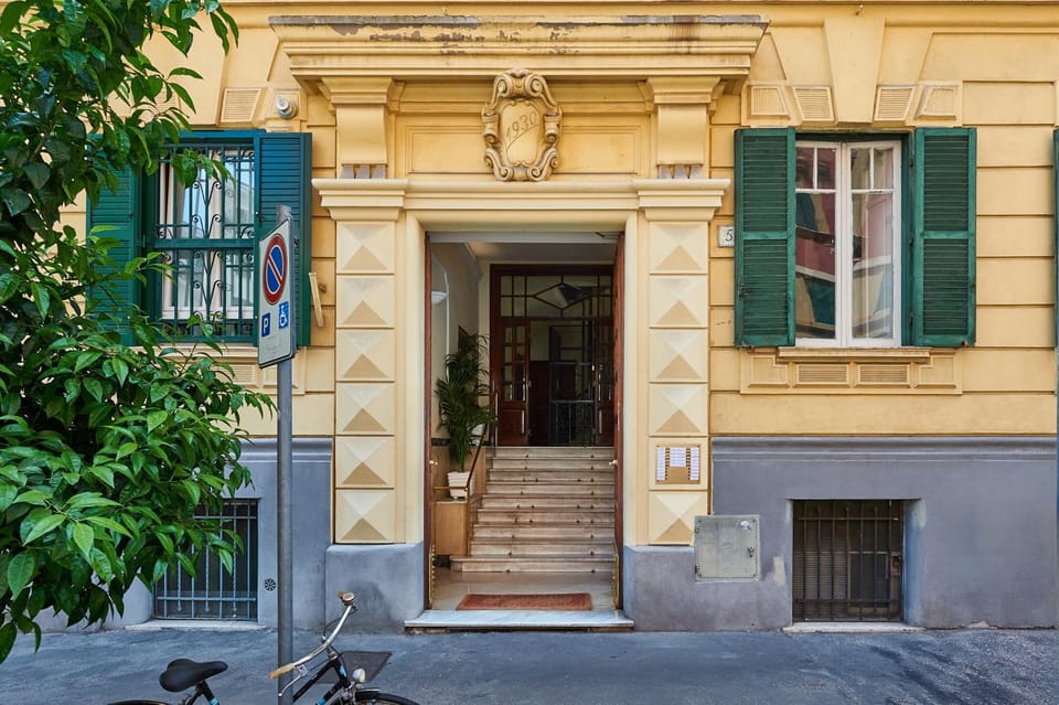 Facade/entrance