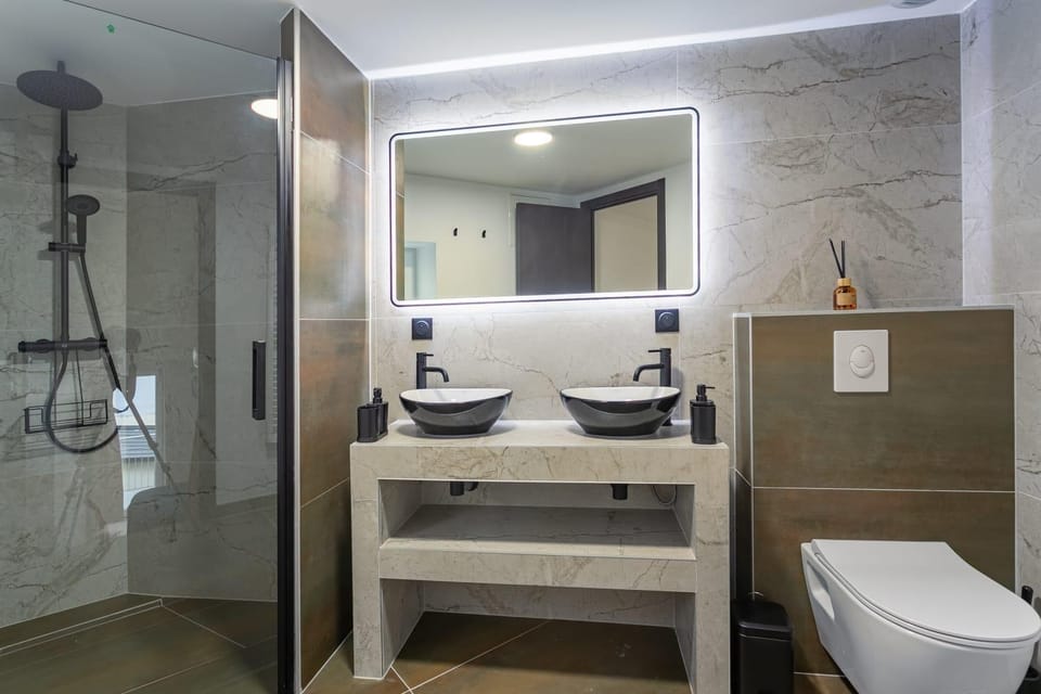 Shower, Toilet, Bathroom