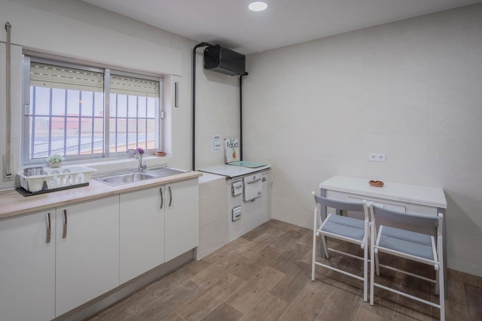 Kitchen or kitchenette, Living room