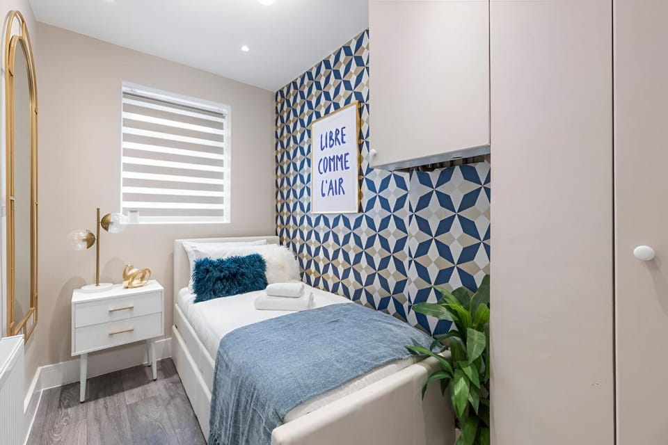 Bed, Photo of the whole room, Bedroom, towels, wardrobe
