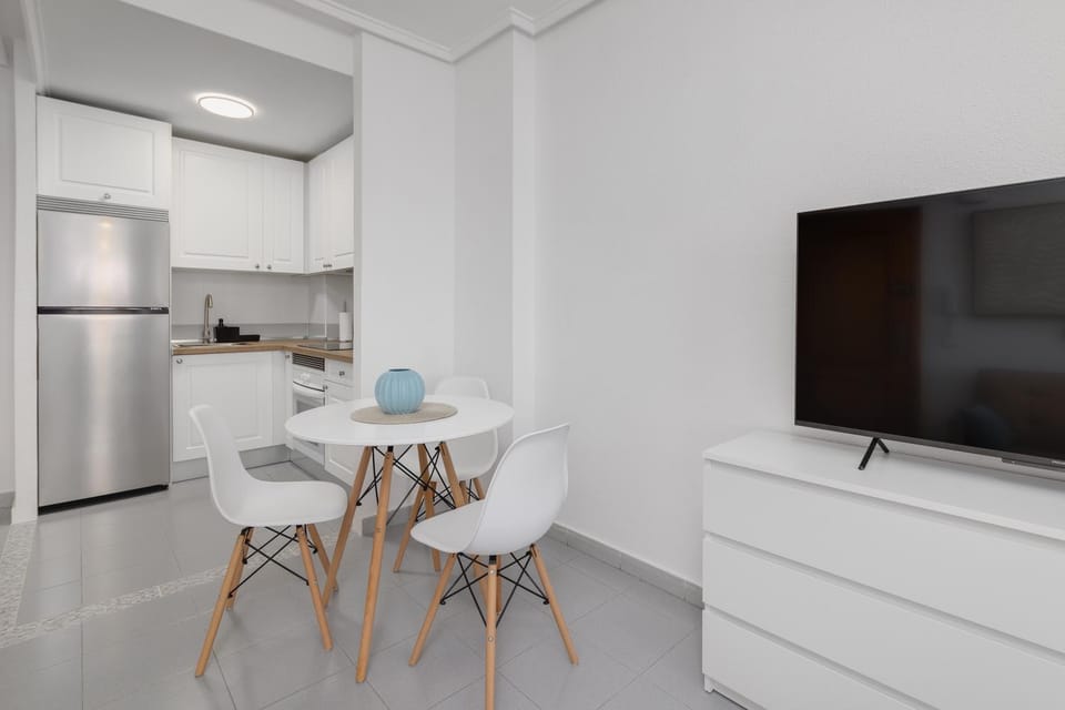 Kitchen or kitchenette, oven, stove