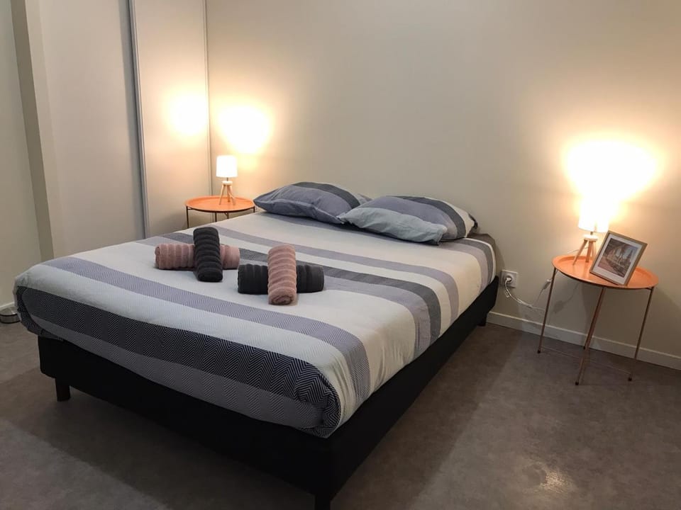 Bed, Bedroom