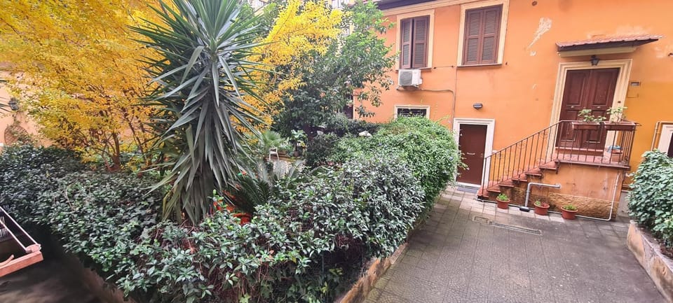 Inner courtyard view