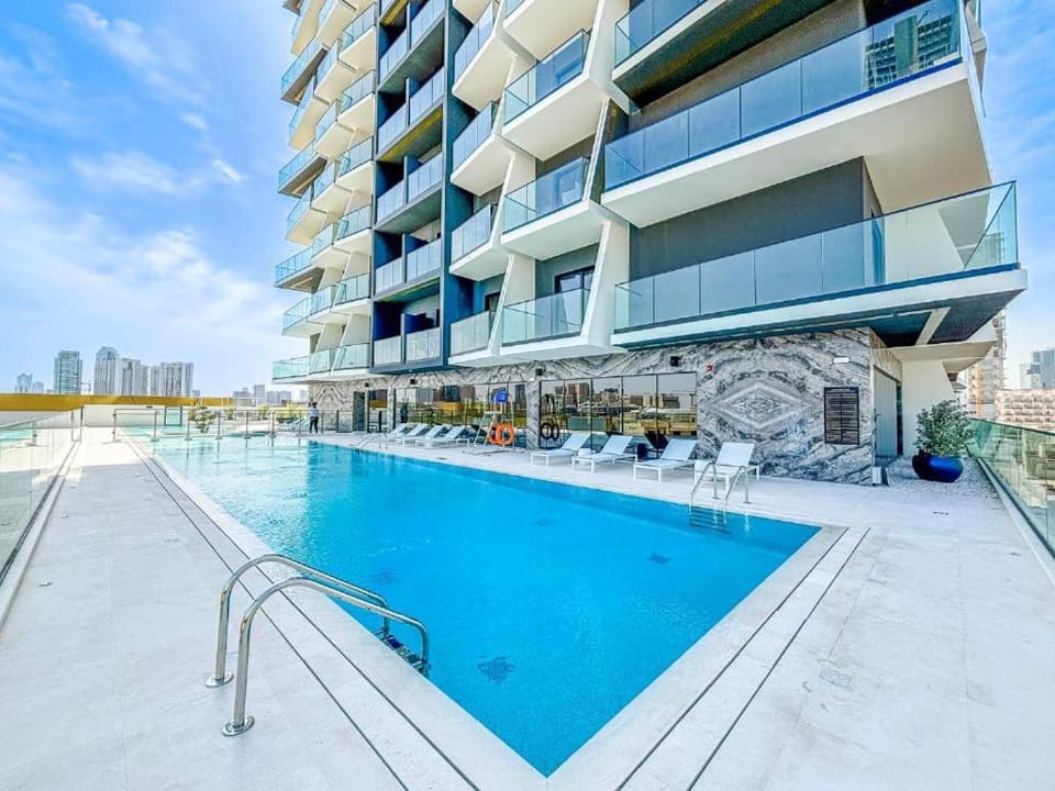 Modern Luxury Fully Furnished 1BH Apartment in Binghatt Heights JVC - Easy Access to JBR, Circle Mall & Dubai Hills Mall Apartment in Dubai