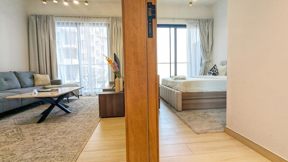 Modern Luxury Fully Furnished 1BH Apartment in Binghatt Heights JVC - Easy Access to JBR, Circle Mall & Dubai Hills Mall Apartment in Dubai